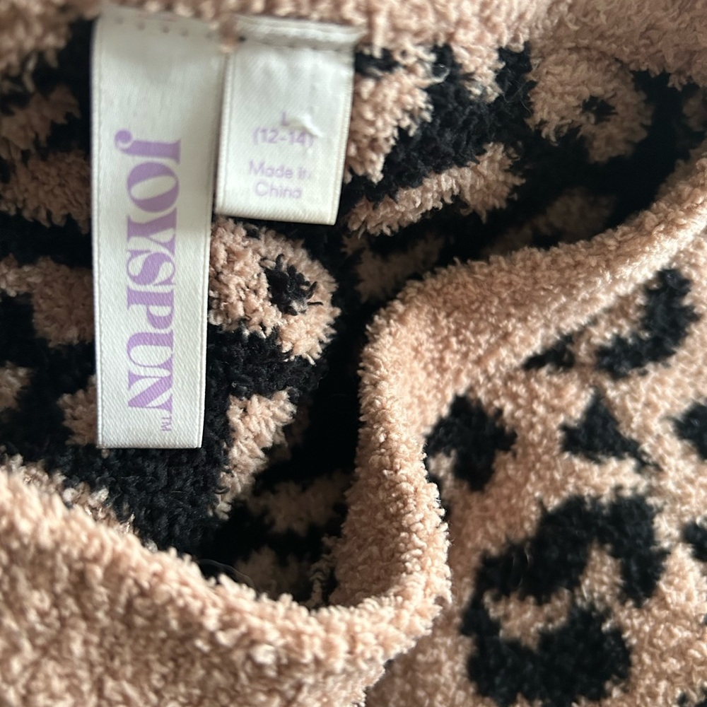 Leopard Print Lounge Set NWOT - Picture 2 of 4